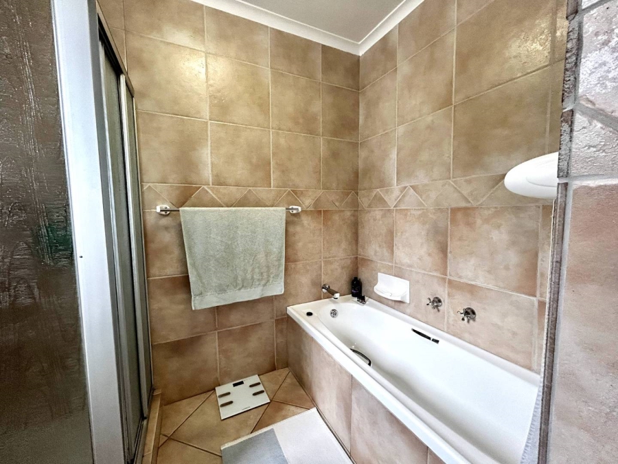 To Let 2 Bedroom Property for Rent in Hout Bay Western Cape
